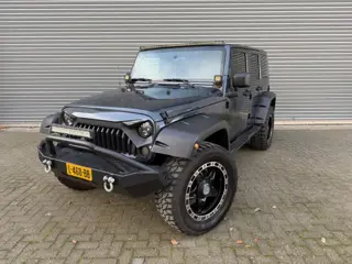 Jeep Wrangler Unlimited 3.8 Sahara Hardtop-Softtop