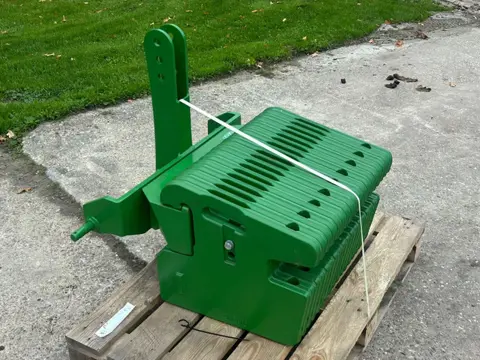 John Deere 1100 KG NIEUW Front gewicht (bj 2025)