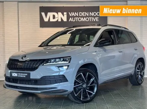 SKODA KAROQ 1.5 TSI Sportline Business DSG Pano Virtual ACC Stoelverw 19''