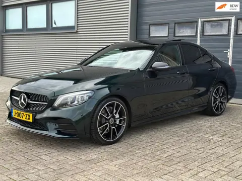 Mercedes-Benz C-klasse 200 Premium Plus - AMG - PANO - TREKHAAK - ZEER NETTE STAAT.