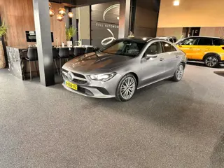 Mercedes-Benz CLA-klasse 180 Luxury Line stoelverwarming/Ambilight/Navi/Dealeronderhouden