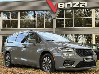 Chrysler Pacifica 3.6 Hybrid Touring (bj 2021, automaat)