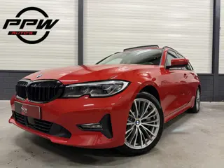 BMW 3 Serie Touring 330e High Exe 87DKM/PANO/LASER/TREKHAAK/HEAD-UP/H&K/ACC/360CAMERA/LEER-SPORT/18"