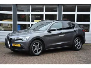 Alfa Romeo Stelvio 2.0 T AWD 280 pk veloce sport stoelen