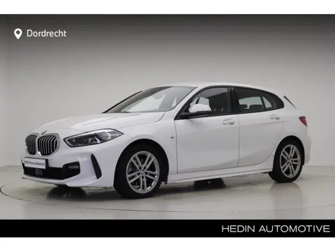 BMW 1-serie 118i M-Sport | Active Cruise + Stop&GO | Shadow Line | Stuurwiel verwarming | 2 Jaar Gar