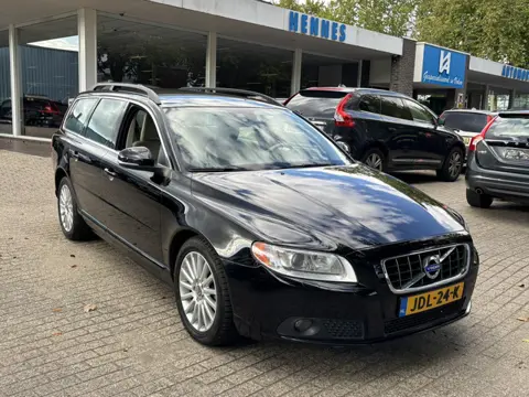 Volvo V70 2.5T 231pk Momentum Xenon Stoelverwarming voor & achter