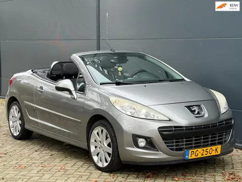 Peugeot 207 CC 1.6 VTi Noir & Blanc CLIMA PDC NIEUW APK