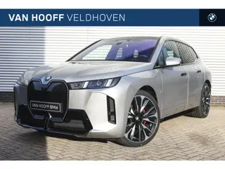 BMW iX xDrive60 M Sport / Panoramadak / Trekhaak / Adaptief onderstel / Soft-Close / Stoelventilatie