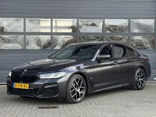 BMW 5-SERIE 520i BUSINESS EDITION PLUS I M SPORTPAKKET I SCHUIFDAK I TREKHAAK I PARKING PACK I LASER