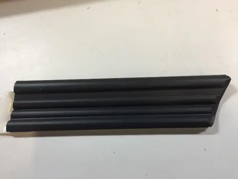 Stootstrip spatbord RV Opel Kadett E 90257114