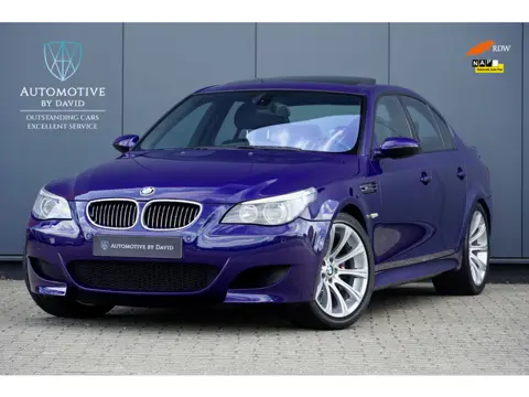 BMW 5 Serie M5  V10 5.0L 507 pk E60 SMG AUTOMAAT / DEALERONDERHOUDEN / INTERLAGOS BLAU / SCHUIFDAK /