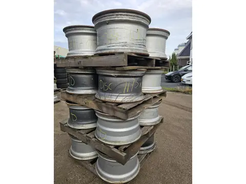 Onbekend 11.75 R 22.5 DISC RIM (bj 2010)