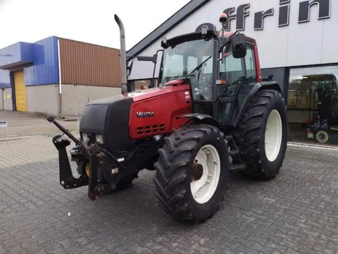 Valtra 6850 (bj 2001)