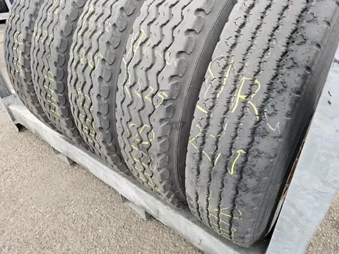 Uniroyal 9 R 22.5 (bj 2000)