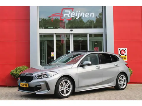 BMW 1-serie 118i 136PK M-SPORT EDITION | PANORAMISCH SCHUIF/KANTEL DAK |  SFEER VERLICHTING | SHADOW