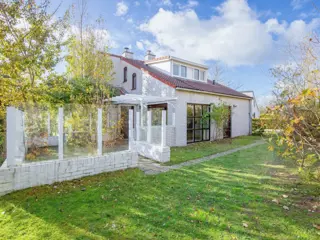 Comfortabel vakantiehuis met eigen tuin en terras, vlakbij het Krimbos