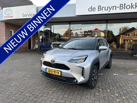 Toyota Yaris Cross 1.5 Hybrid 130pk Dynamic Comfort dodehoekdetectie / stoelverwarming / stuurwielve