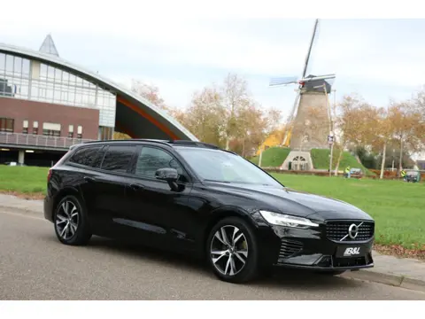 Volvo V60 2.0 T8 Ultra Dark Plug-in Hybrid Long Range AWD R-Line 455Pk Aut Full Options Pano 1e eige