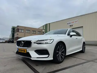 Volvo V60 2.0 B3 Momentum Business