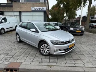 Volkswagen Polo 1.0 TSI Comfortline Business, PDC, Navi, Apple carplay 81000 KM