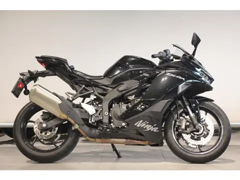 Kawasaki ZX-4 R (bj 2025)