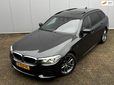 BMW 5-serie Touring 520i M-SPORT HIGH EXECUTIVE PANORAMADAK DEALER STOELVERWARMING LEDER M PAKKET VI