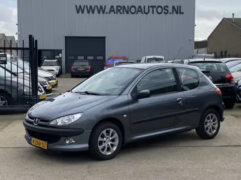 Peugeot 206 1.4 HDi Air-line 3, APK TOT 10-09-2026, AIRCO, ELEK-RAMEN, RADIO-CD-MP3-USB-AUX, AIRBAGS