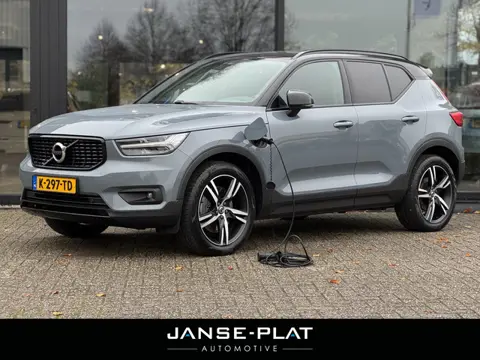 Volvo XC40 1.5 T5 Recharge R-Design Pano | Trekhaak | Pilot Ass. |