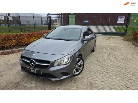 Mercedes-Benz CLA-klasse 180 AUTOMAAT XENON LEDER NETTE AUTO!