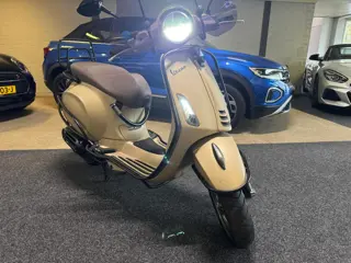 Vespa Primavera S 50, BJ 2020, Slechts 9948km (bj 2020)