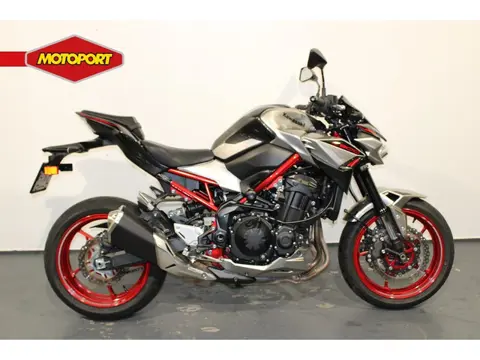 Kawasaki Z 900 35kw (bj 2024)