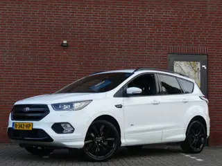 Ford Kuga 1.5 EcoBoost ST Line / Trekhaak (bj 2018)
