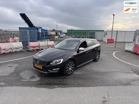 Volvo V60 2.4 D6 AWD Plug-In Hybrid Summum Clima.Navi.Camera.Leder