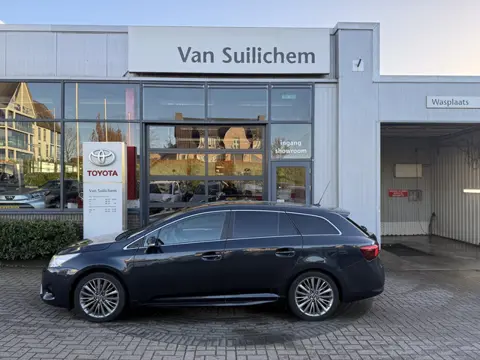 Toyota Avensis Touring Sports 2.0 VVT-i Executive Business Premium