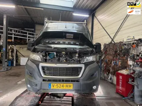 Peugeot Boxer 330 2.0 BlueHDI L2H2 Premium Pack, motor defect !!!!