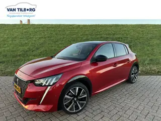 Peugeot 208 1.2 PureTech GT Pack Massagestoel | Stoelverwarming |Pano | Camera | Apple Carplay