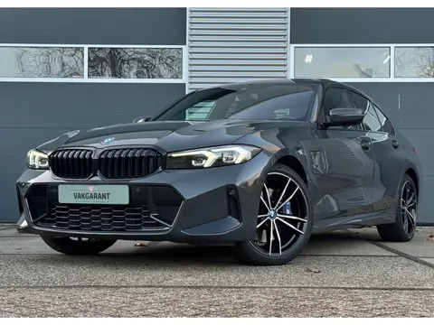 BMW 3-serie 330e High Executive |schuif dak |Harman-Kardon |Dravitgrau