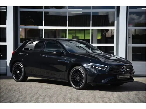 Mercedes-Benz A-Klasse 250 e AMG Line (bj 2023, automaat)