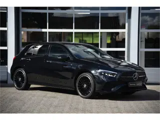Mercedes-Benz A-Klasse 250 e AMG Line (bj 2023, automaat)
