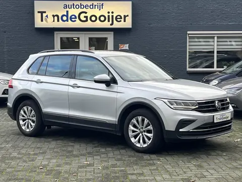 Volkswagen Tiguan 1.5 TSi DSG Life Business | CAMERA | STOELVERW. | NW. MODEL |