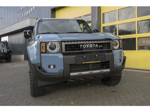 Toyota Land Cruiser 2.8 D-4D First Edition Panoramdak Toyota Land Cruiser 2.8 D-4D First Edition