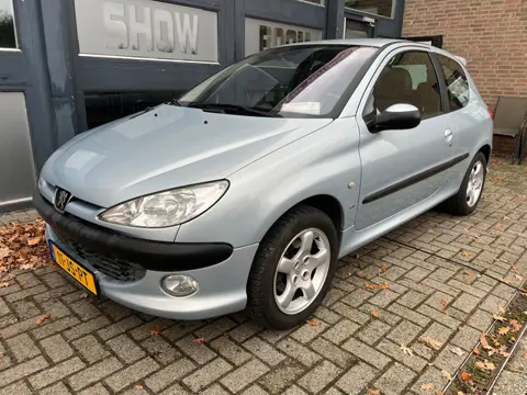 Peugeot 206 2.0-16V GTI