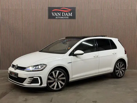 Volkswagen Golf 1.4 TSI PHEV GTE 2020 PANO LED VIRTUAL KEYLESS