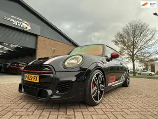 Mini Mini 2.0 John Cooper Works Chili spec edition