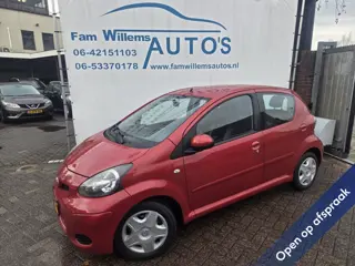 Toyota Aygo 1.0-12V Aspir. Red (bj 2010)