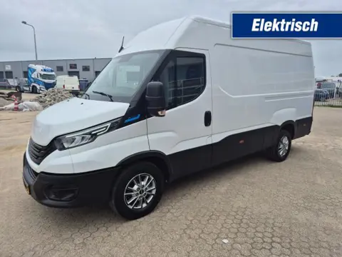 IVECO DAILY VAN 38S14 Volledig Elektrisch, 2x batterij, 80 KW snelladen 