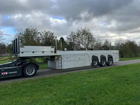 Langendorf | FLATLINER | BETON PREFAB | INNEN LADER | 9500 mm RAIL LOAD |