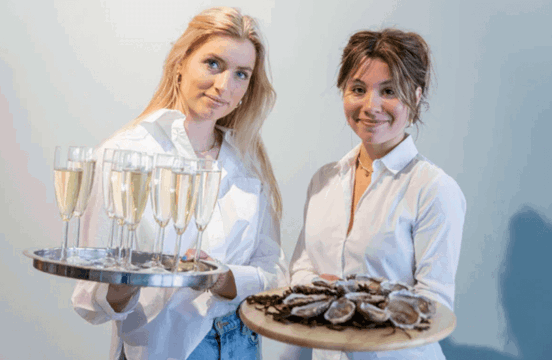 Champagne meisje inhuren?