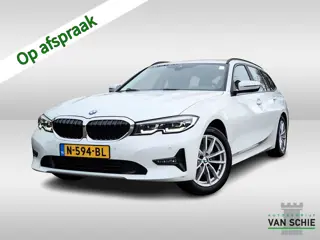 BMW 3 Serie Touring 320i Business Edition 1e-Eig. & Dealer-Onderh. BOVAG-Garantie. NL-Auto.