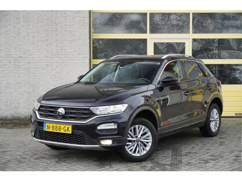 Volkswagen T-Roc 1.5 TSI 150PK! Automaat Style BJ2021 Lmv 16" | Led | Pdc | Navi | App-Connect | Cli